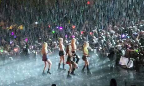 'Music Bank in Chile' was canceled due to heavy rain.